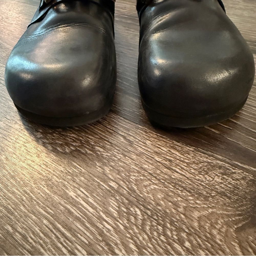Alohas Fireplace Leather Mule - Picture 3 of 6